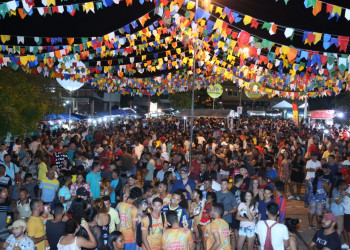 Altos: show de calouros e Forró Absoluthe marcam terceira noite do Festival São João